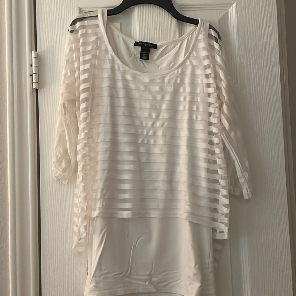 Women 3/4 Sleeve White 2 Layer Tunic. Very Good condition